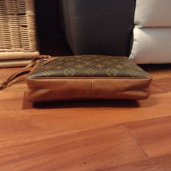 Louis Vuitton Pochette Sport Clutch - Picture 12 of 16